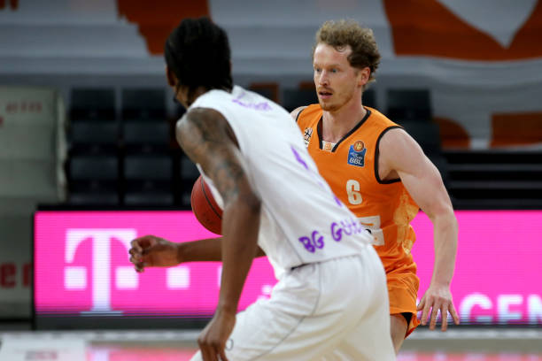 次阵容调整 次阵容调整